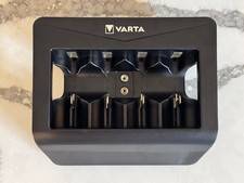 VARTA LCD Universal Charger+ for AA/AAA/9V and USB devices “EU Plug”