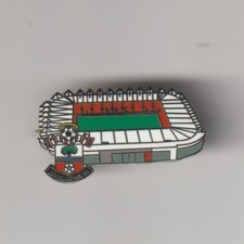 SOUTHAMPTON F.C.  Club Crest Enamel Badge FREE POST UK