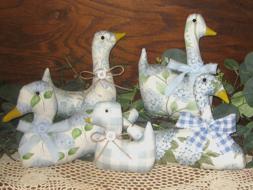 Dusty blue cottage flock - dusty,
