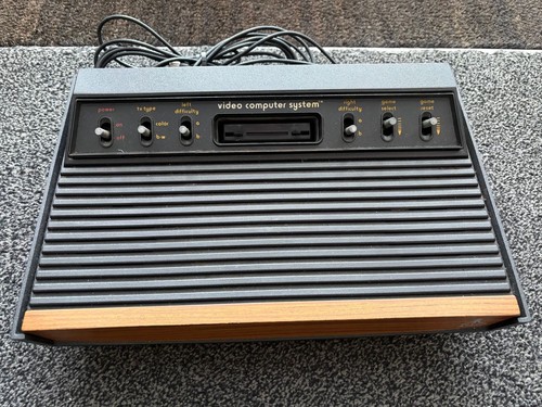 Atari 2600 console - atari,