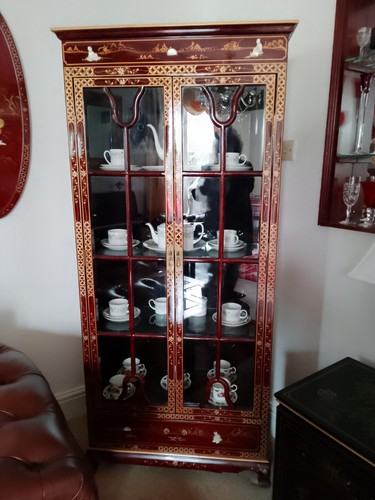 Stunning red lacquered mother - stunning,