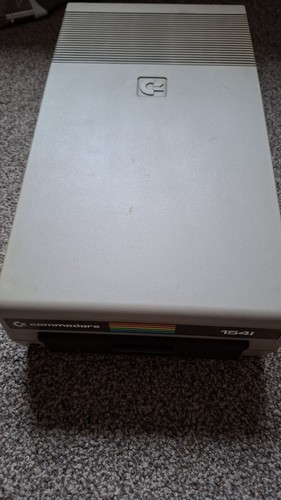 Commodore 1541 disk drive - commodore,