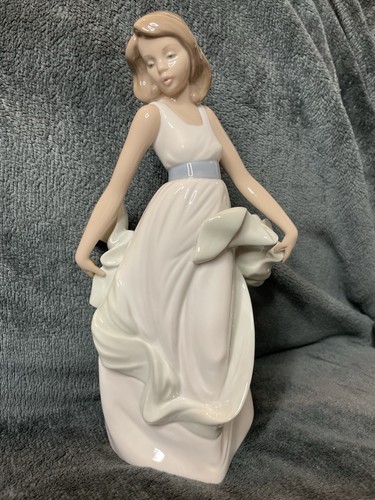 Nao lladro figurine 1343 - nao, no