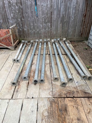 Acro props used - props,