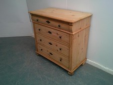A Lovely Curved Victorian Antique Pine 4 Drawer Chest of Drawers to Wax/Paint