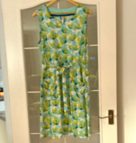 Weird fish sleeveless round - weird,