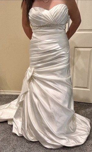 Elegant wedding dress - wedding,