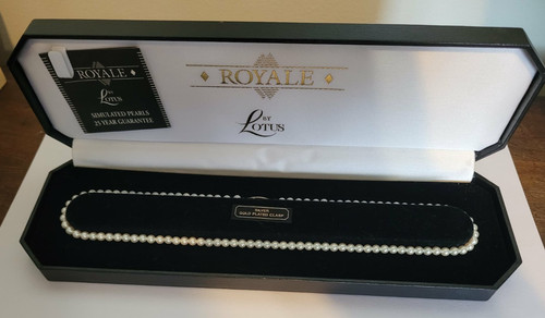 Vintage royale lotus - vintage, by
