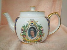 WADE TEAPOT 50th ANNIVERSARY OF CORONATION QUEEN ELIZABTH 2nd RINGTONS (PM/B47)