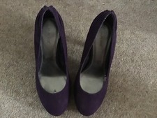 New Shoes by Laura Scott in purple / aubergine size 37