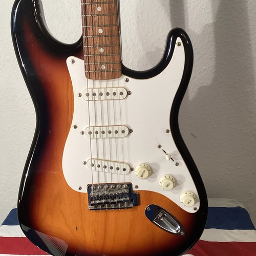 Squire fender large - by,