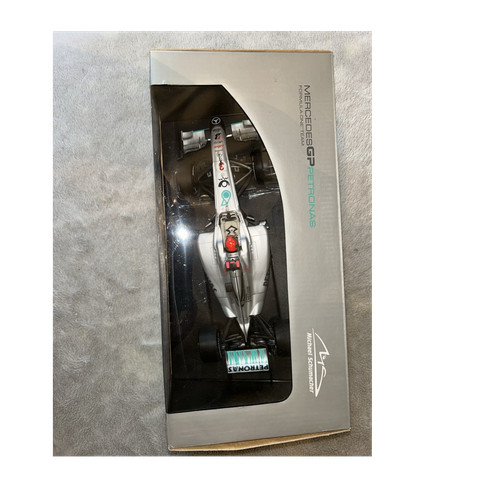 Minichamps mercedes gp - 1:18,