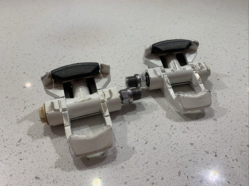 Vintage look delta pedals - look,