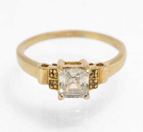 9ct gold ring with natural - gold,