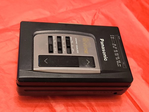 Panasonic v151 portable am - rq-v151,