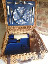 Vintage picnic hamper - 2