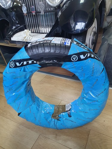 Whitewall tyre galaxy - tyre, 205