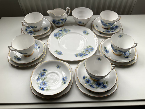 Colclough nigella 7878 - 'nigella, tea
