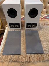 Bowers and Wilkins 607 S3 Bookshelf Speakers White (stands not included)