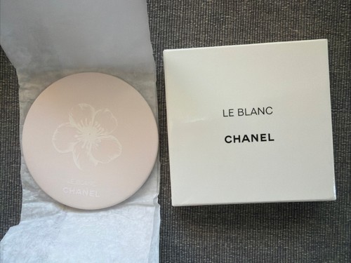 New authentic chanel beaute - new,