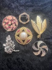 Group of 6 Gold & Silver Toned Vintage Brooches
