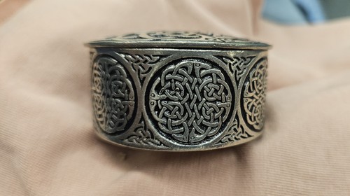 Williams pewter trinket - a, e