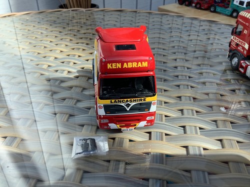 Corgi scale ken abram - -,