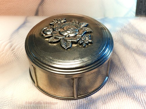 Round pewter silver tone - pewter,