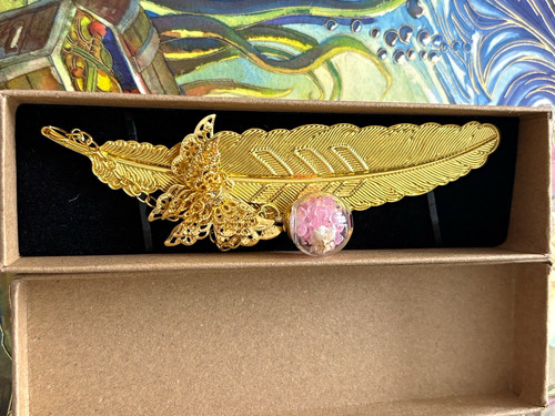 Gold metal feather bookmark - gold,