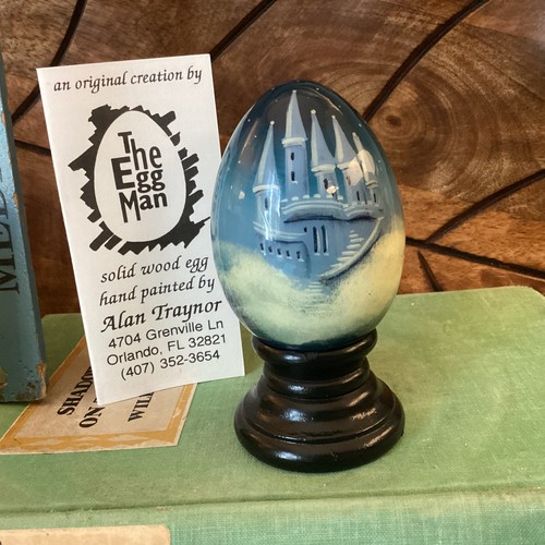 The egg man - solid, hand