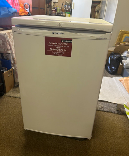 Hotpoint rlav21 under counter - under,