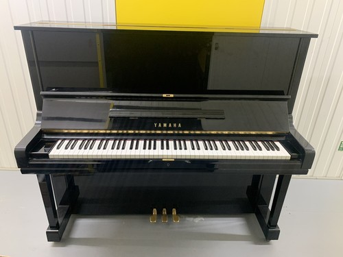 Upright piano yamaha - -, 1980