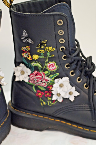 Doc martens hole lgbtq 1490 - martens,