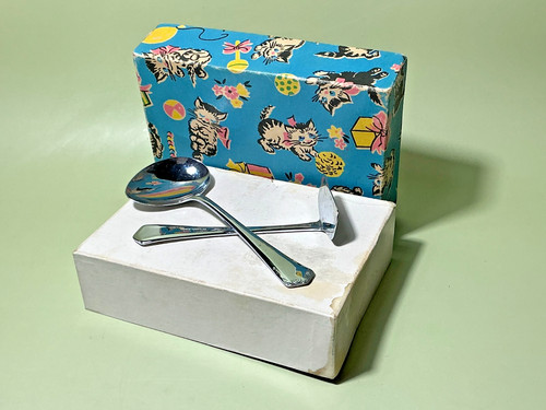 Child spoon and pusher set - child's,