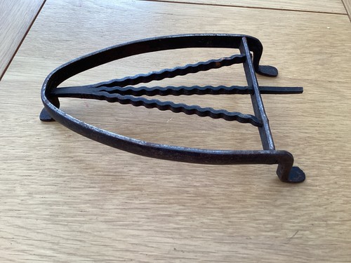 Vintage flat iron stand - stand, trivet