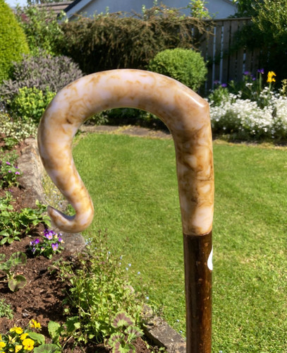 Resin marbled crook handle - marbled,