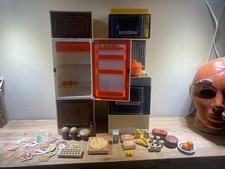 Vintage Sindy Doll - Kitchen