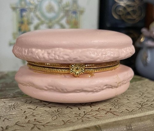 Pink macaron shaped trinket