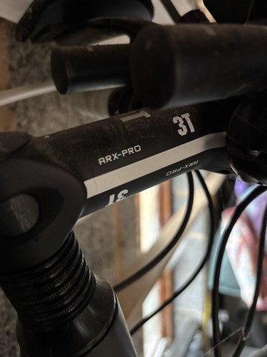 Road bike - road,