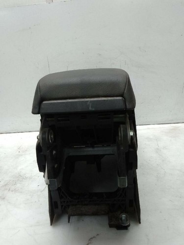 5f0863241 1661999 center seat