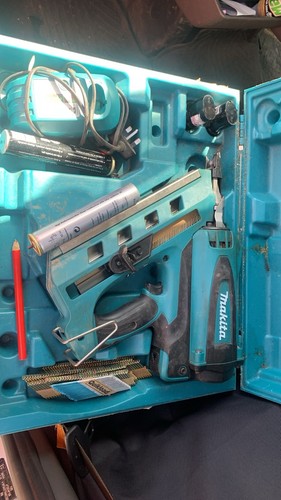 Makita gn900se gas - nail, gun
