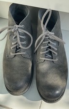 Caterpillar:: Grey Leather Chukka Boots (9)