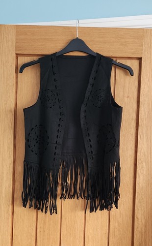 Black patterned country - black,