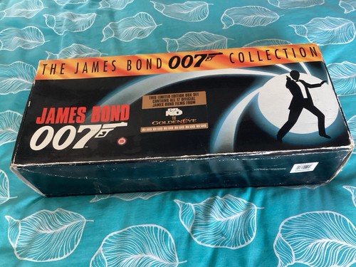 The james bond 007 - james, collection
