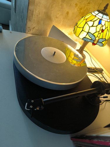 Pro ject rpm turntable with - rpm,