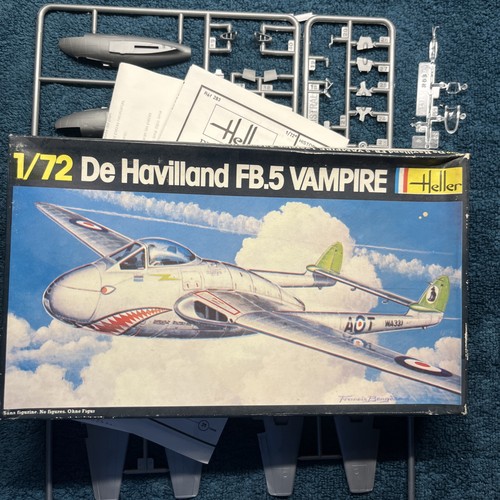 Heller scale model kit - scale,