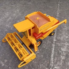 Britains New Holland TR85