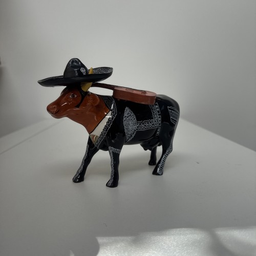 Vintage mooriachi cow parade - mooriachi,
