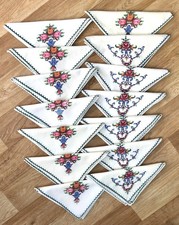 14 Vintage Fine Linen Hand Embroidered Table Napkins Serviettes 16” Square 