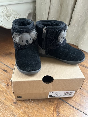 Baby boy girl - ugg, size